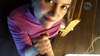 Porno casero típico ruso cunha trama de palo e un bo trago profundo